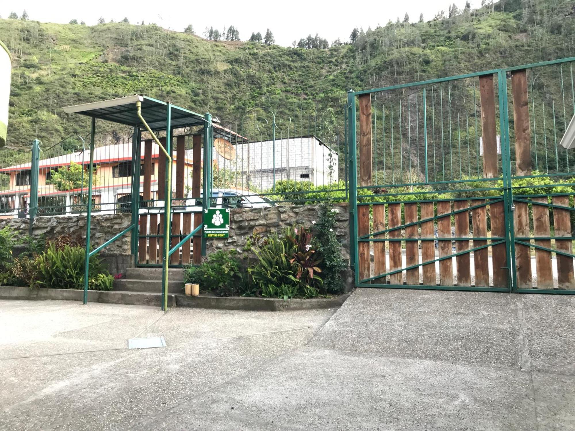 באניוס La Casa Verde Eco Guest House מראה חיצוני תמונה