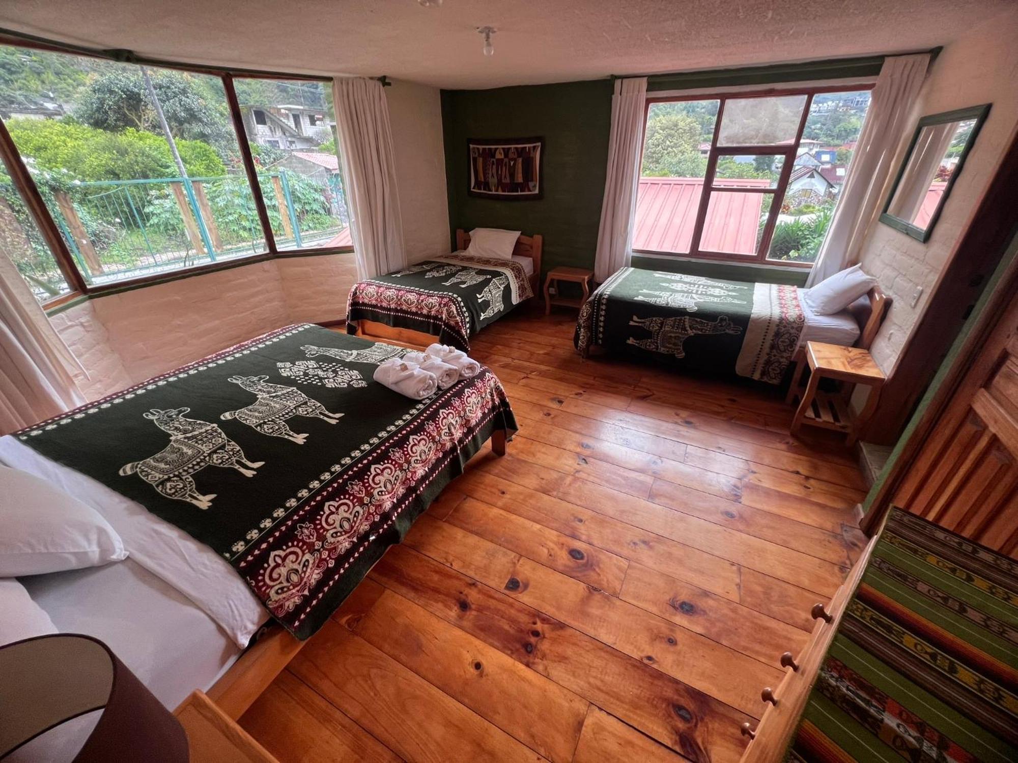 באניוס La Casa Verde Eco Guest House חדר תמונה