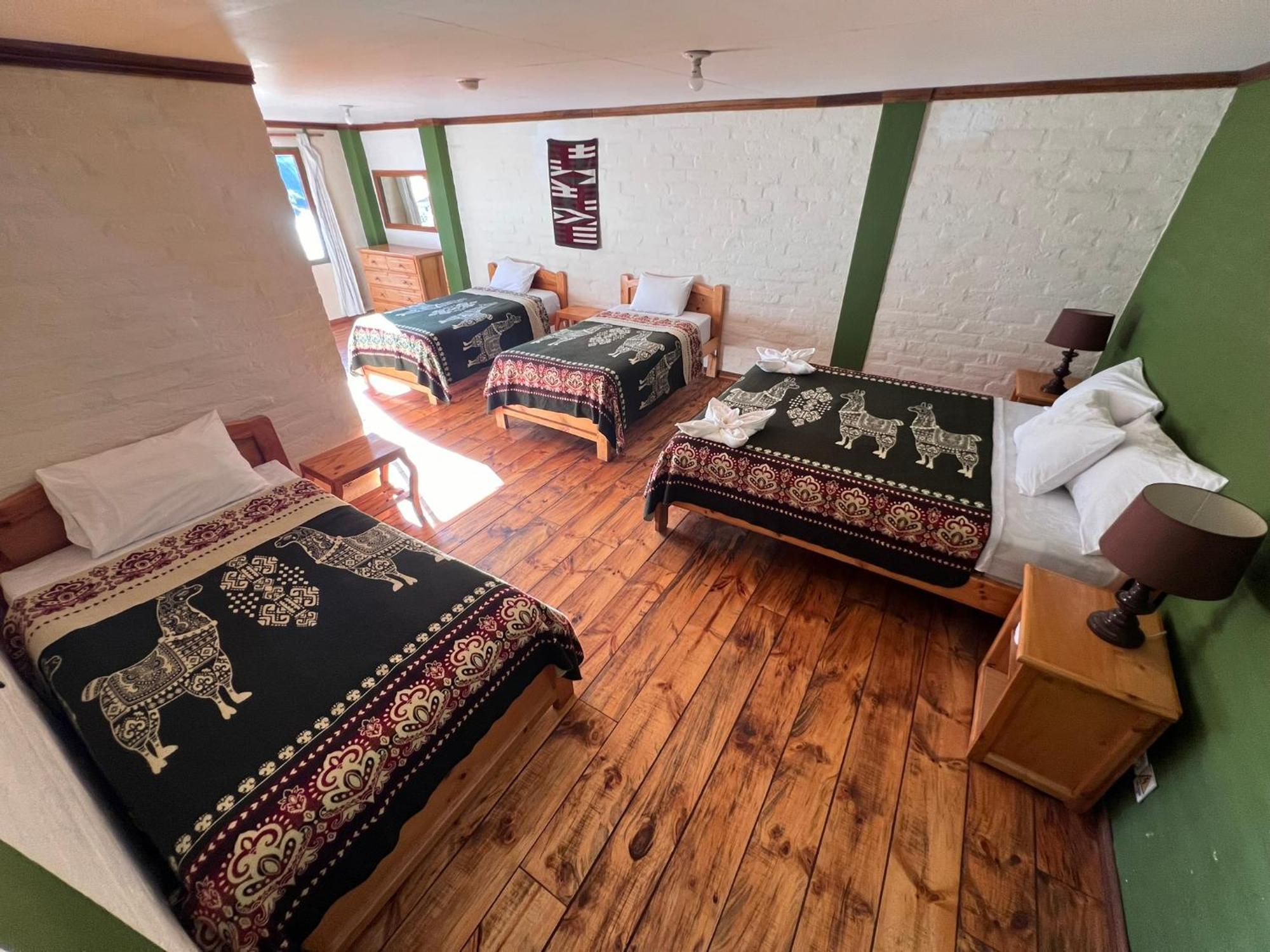 באניוס La Casa Verde Eco Guest House חדר תמונה
