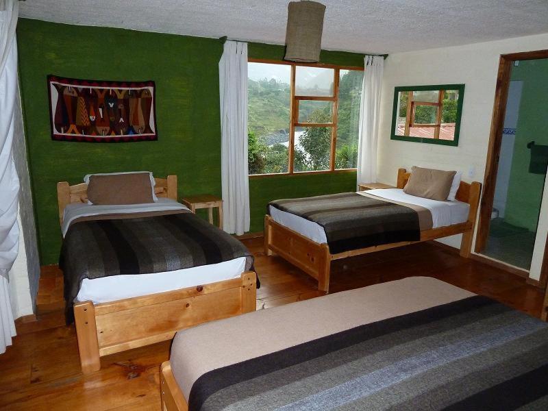 באניוס La Casa Verde Eco Guest House חדר תמונה